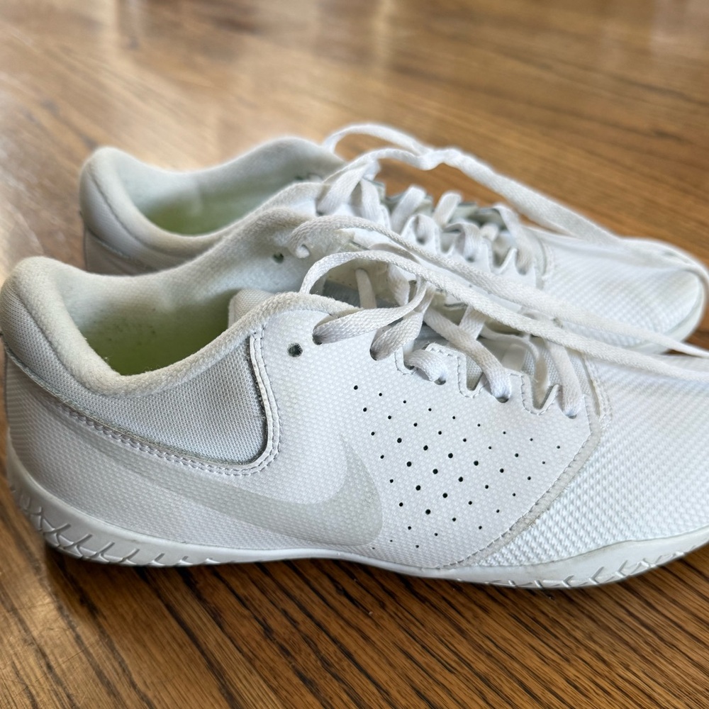 Nike Women's Sideline IV Cheerleading Shoes